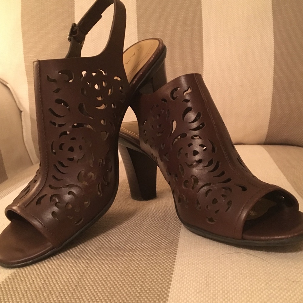 Brown Leather Tahari High Heel Sandal, 7.5M